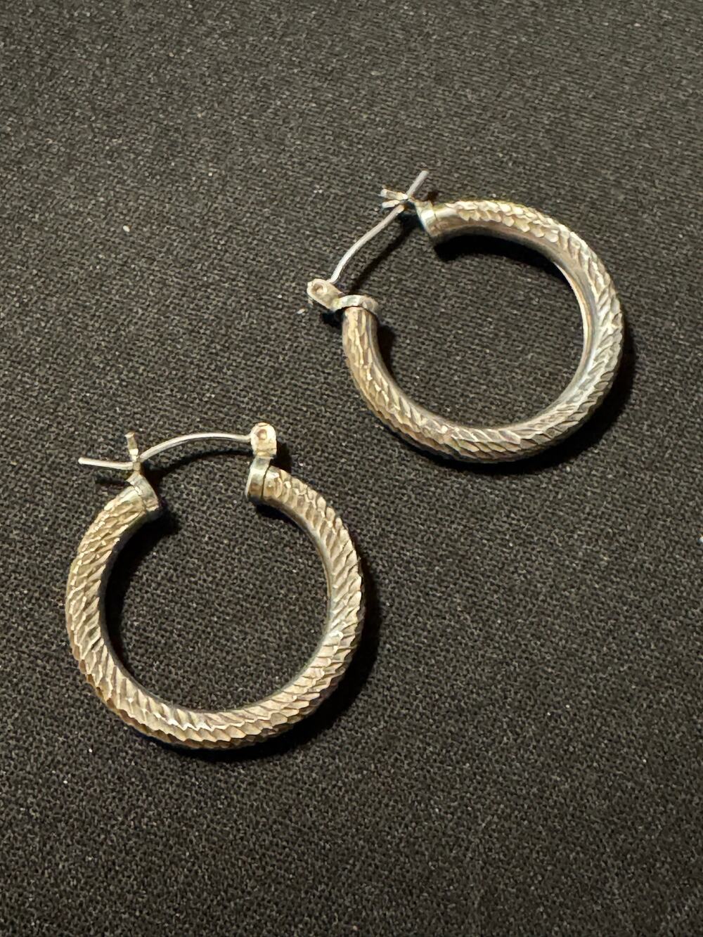 925 Sterling Silver Vintage Diamond Cut Hoop Earrings